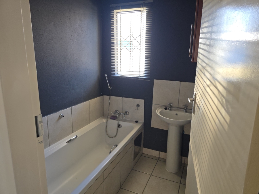 2 Bedroom Property for Sale in Freedom Park North West